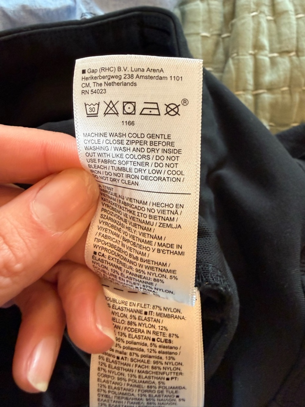 Athleta Trekkie North Short in Black, 6 - Picture 11 of 11